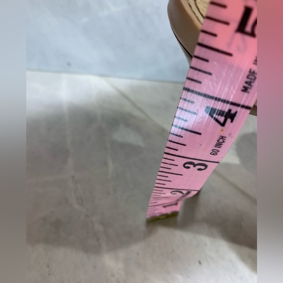 NWOB Diane Von Furstenberg leather woven tan sandals with 4.5” heels size 9 - Picture 6 of 8